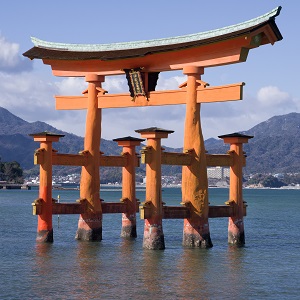 itsukushima shrine,japan